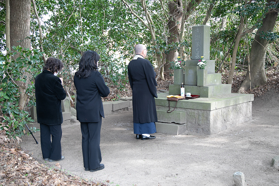 魂を抜くための供養を行う